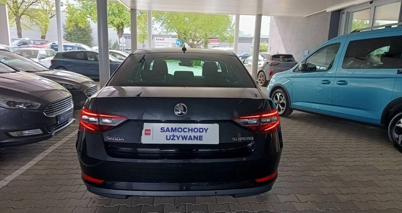 Skoda Superb cena 99900 przebieg: 121100, rok produkcji 2019 z Szczecin małe 596